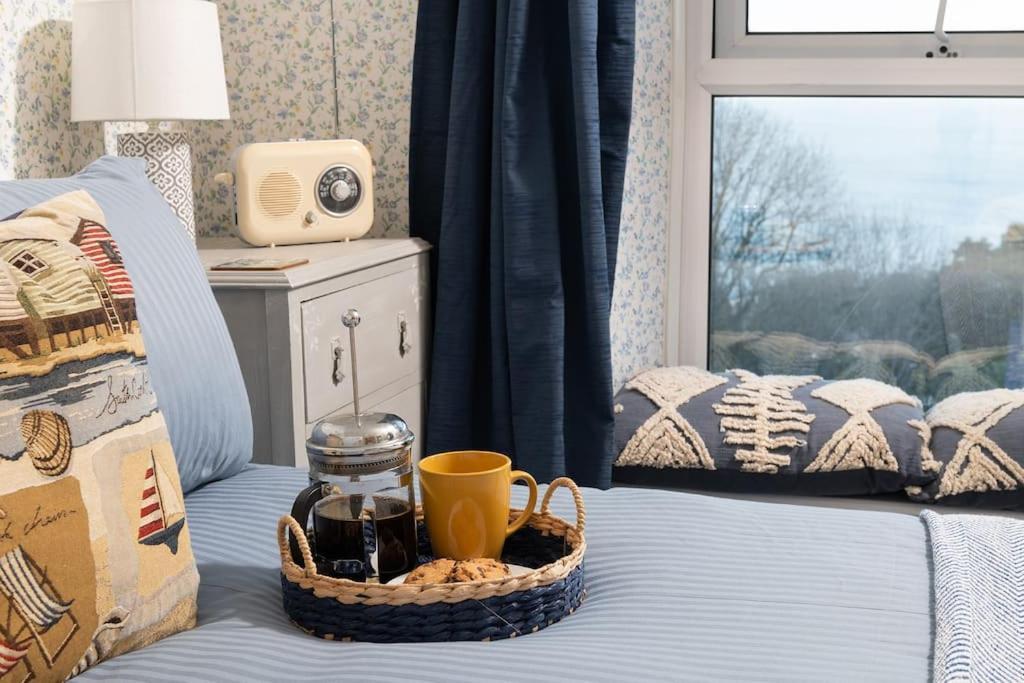 Fantastic Sea Views At Century'S Old Alma'S Cottage - Sleeps Up To 8 Guests Penmaenmawr Exterior photo