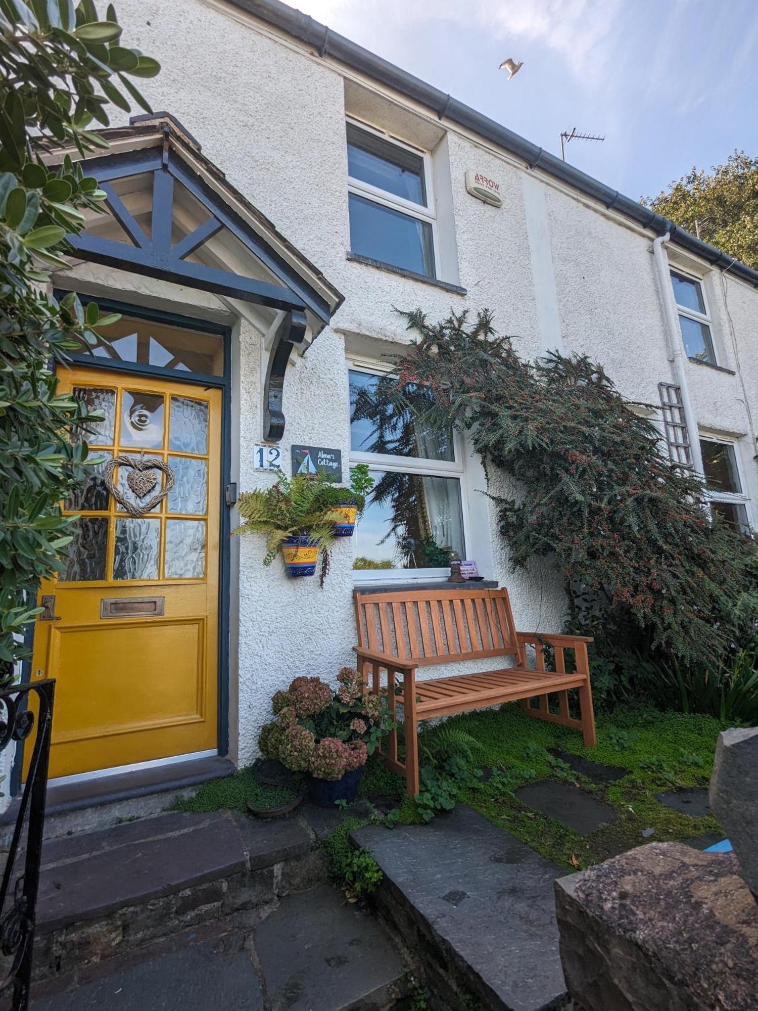 Fantastic Sea Views At Century'S Old Alma'S Cottage - Sleeps Up To 8 Guests Penmaenmawr Exterior photo