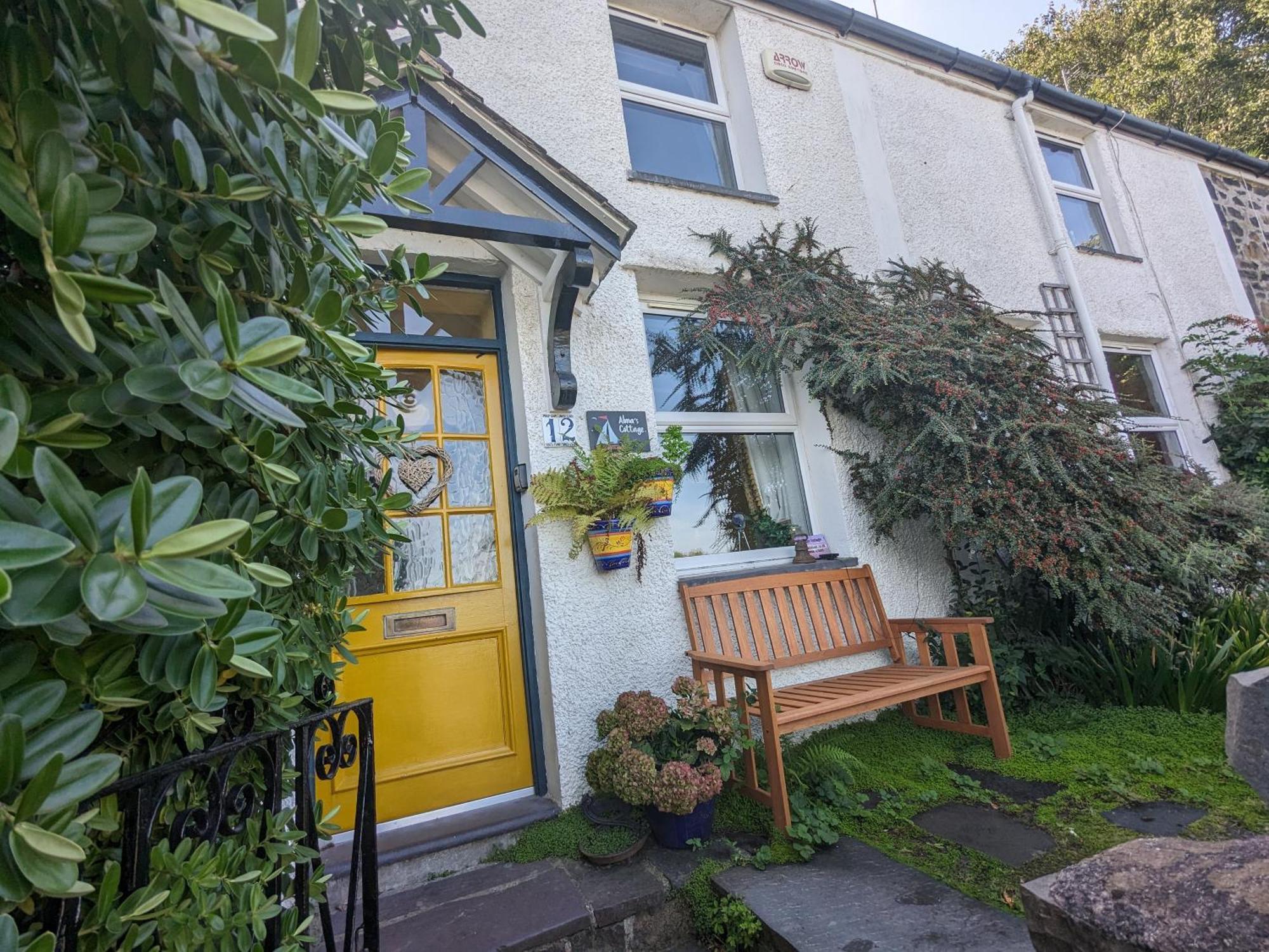 Fantastic Sea Views At Century'S Old Alma'S Cottage - Sleeps Up To 8 Guests Penmaenmawr Exterior photo