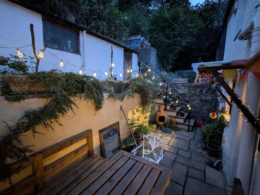 Fantastic Sea Views At Century'S Old Alma'S Cottage - Sleeps Up To 8 Guests Penmaenmawr Exterior photo