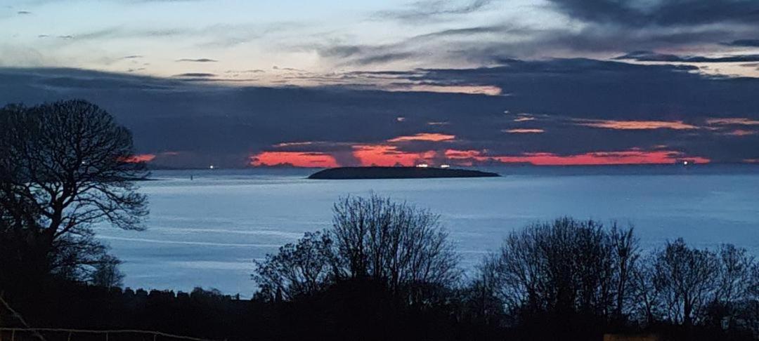 Fantastic Sea Views At Century'S Old Alma'S Cottage - Sleeps Up To 8 Guests Penmaenmawr Exterior photo
